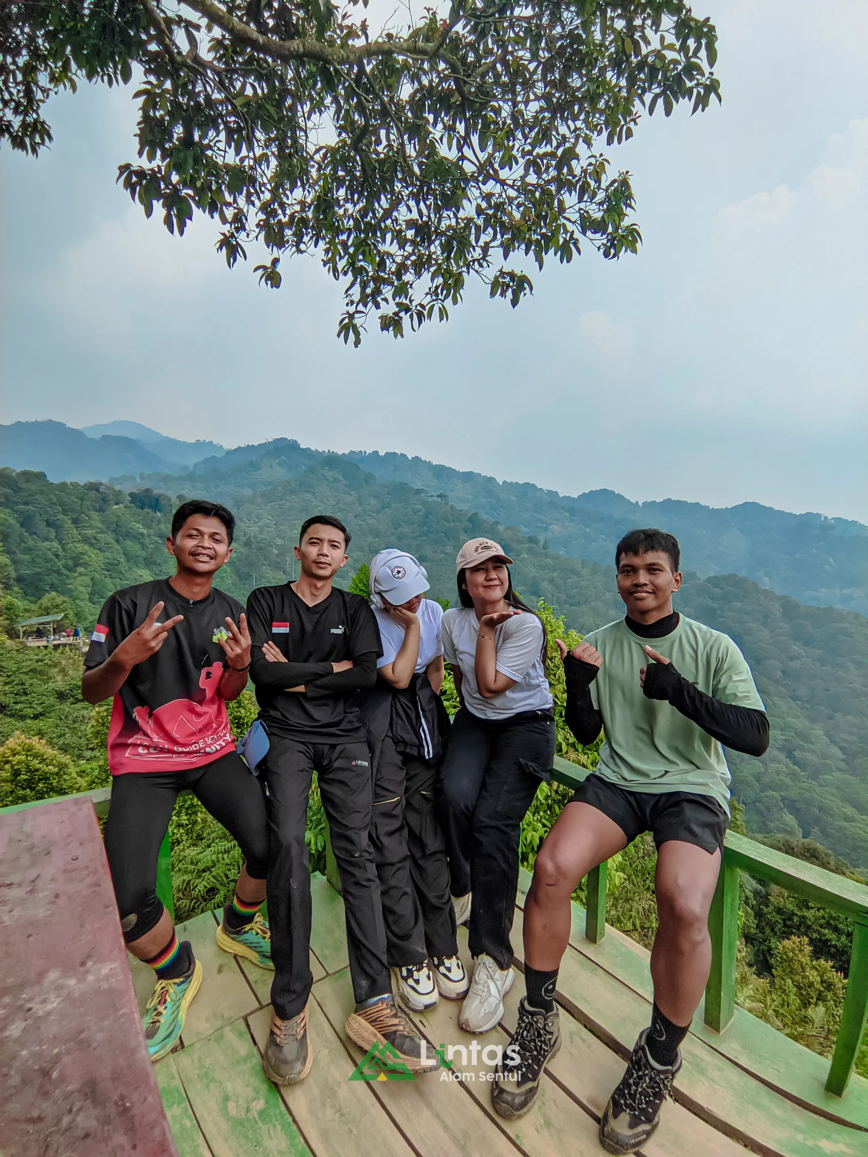 Trekking Bukit Paniisan
