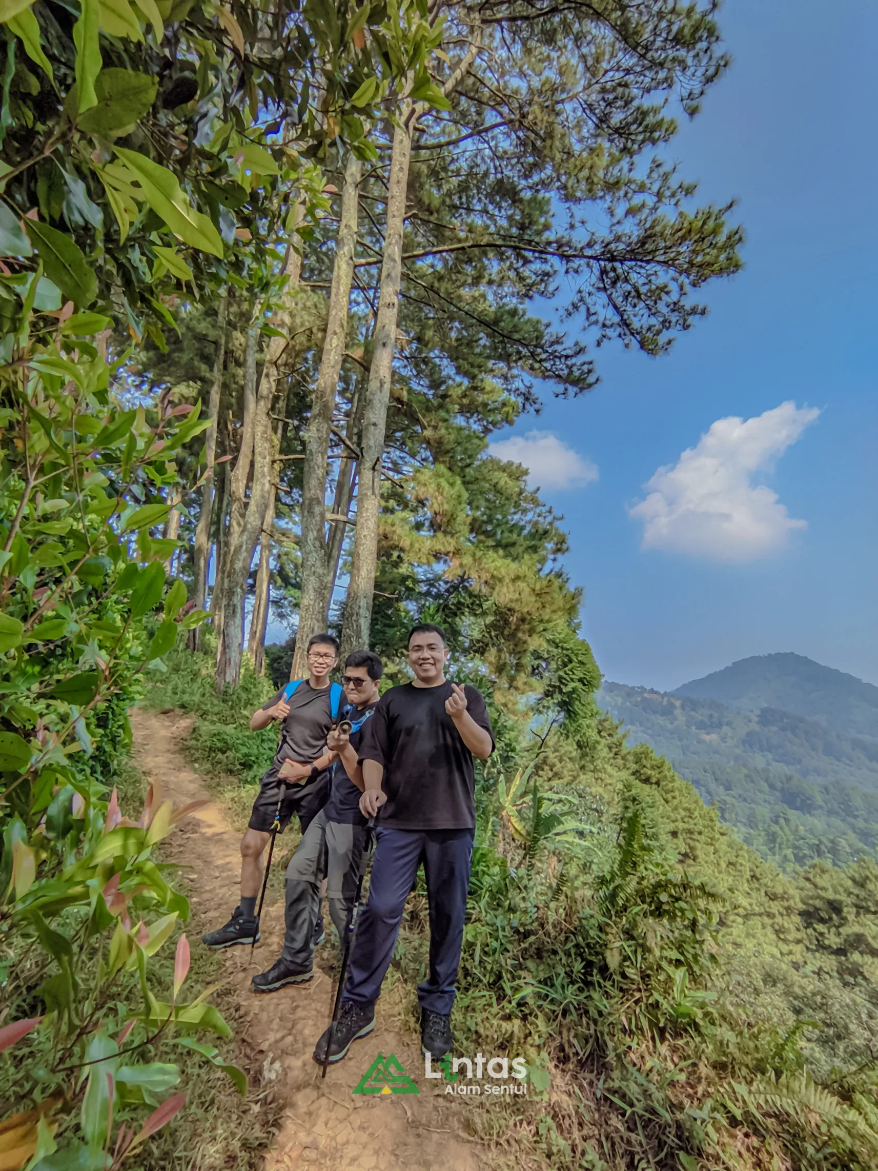 Trekking Bukit Paniisan