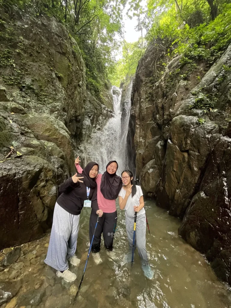 Trekking Curug Cibingbin - Bogor Juara Trip