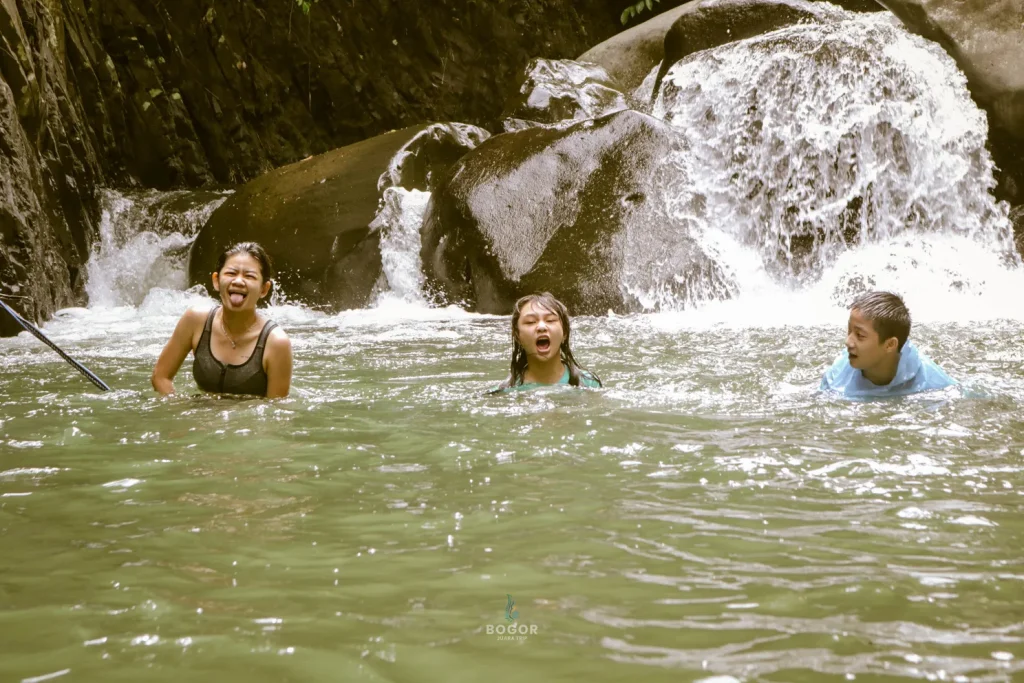Trekking Curug Leuwi Asih - Bogor Juara Trip