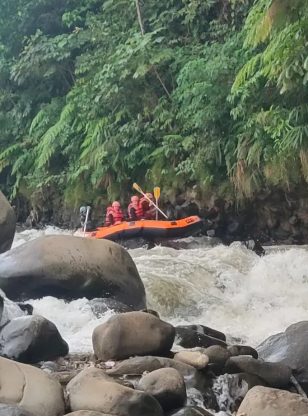 Paket Rafting Sentul Kalibaru dan Ciliwung - Bogor Juara Trip