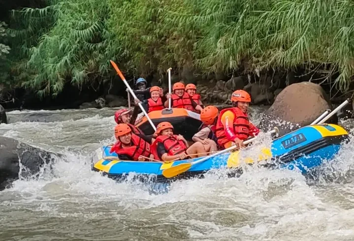 Paket Rafting Sentul Kalibaru dan Ciliwung - Bogor Juara Trip