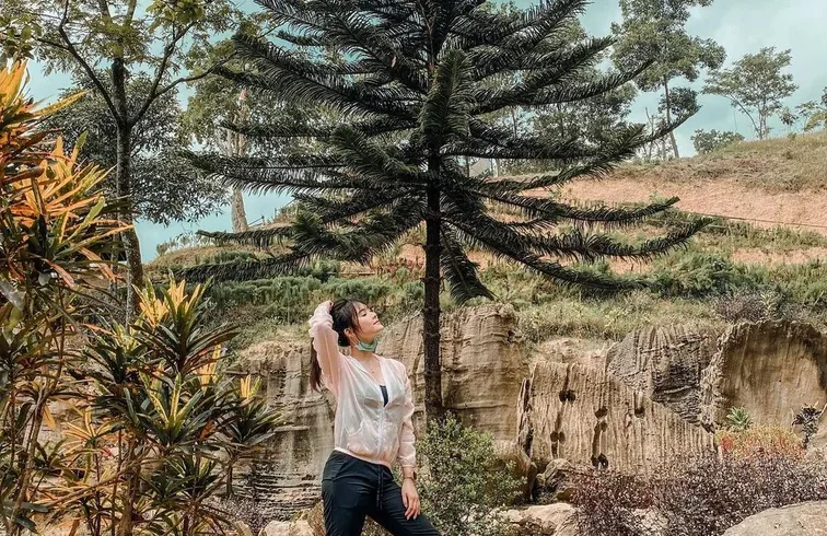 Rute Trekking Goa Garunggan dan Curug Leuwi Asih