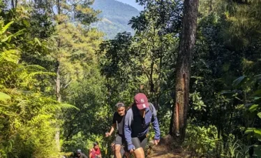 Rute Trekking Goa Garunggan dan Curug Leuwi Asih