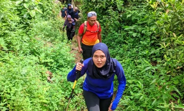 Trekking Curug Ciburial - Curug Hordeng - Bogor Juara Trip