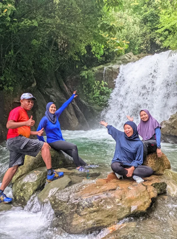 Trekking Curug Ciburial - Curug Hordeng - Bogor Juara Trip