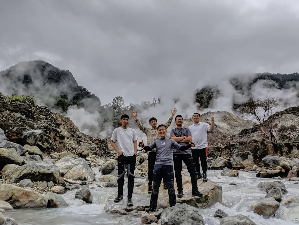 Paket Private Trekking Kawah Ratu - Bogor Juara Trip